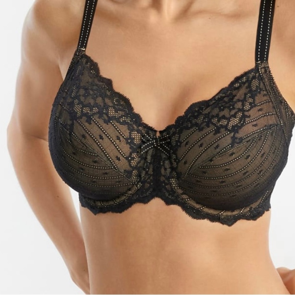 Black laced Chantelle Bra